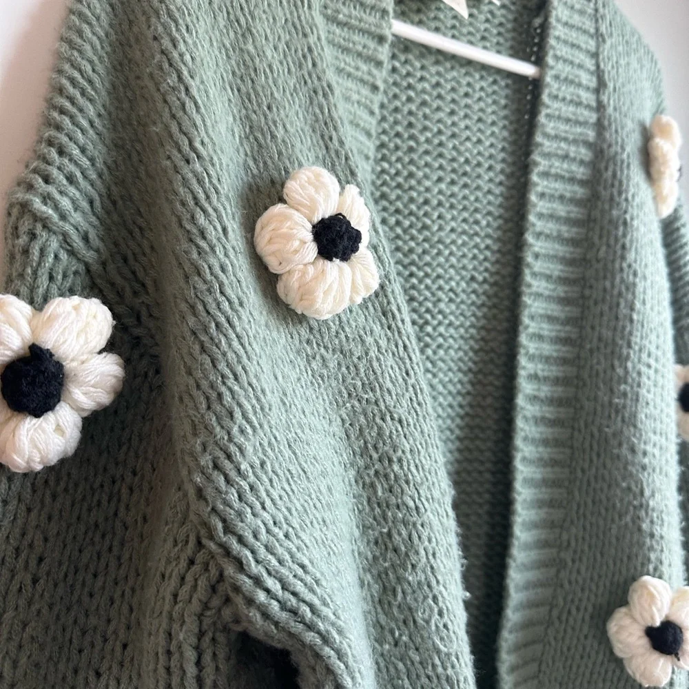 Maeve Susannah Cardigan 3-D Floral Appliqués OS - Picture 4 of 6